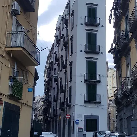 מלון דירות Palazzo Settembrini 49 4*