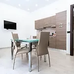 Palazzo Settembrini 49 Aparthotel 4*