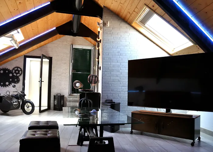 Palazzo Settembrini 49 4* Neapol