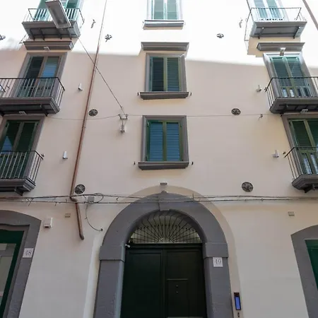 Lägenhetshotell Palazzo Settembrini 49 Neapel