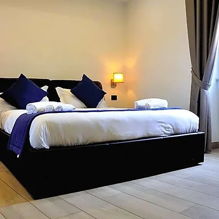 Palazzo Settembrini 49 Aparthotel 4*