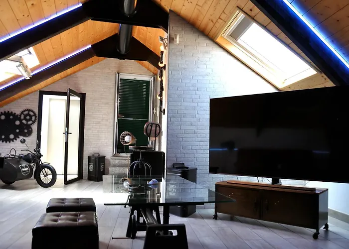 Palazzo Settembrini 49 4*