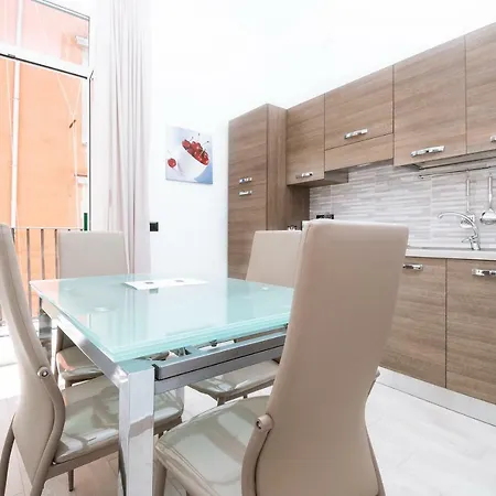 Palazzo Settembrini 49 4* Неаполь